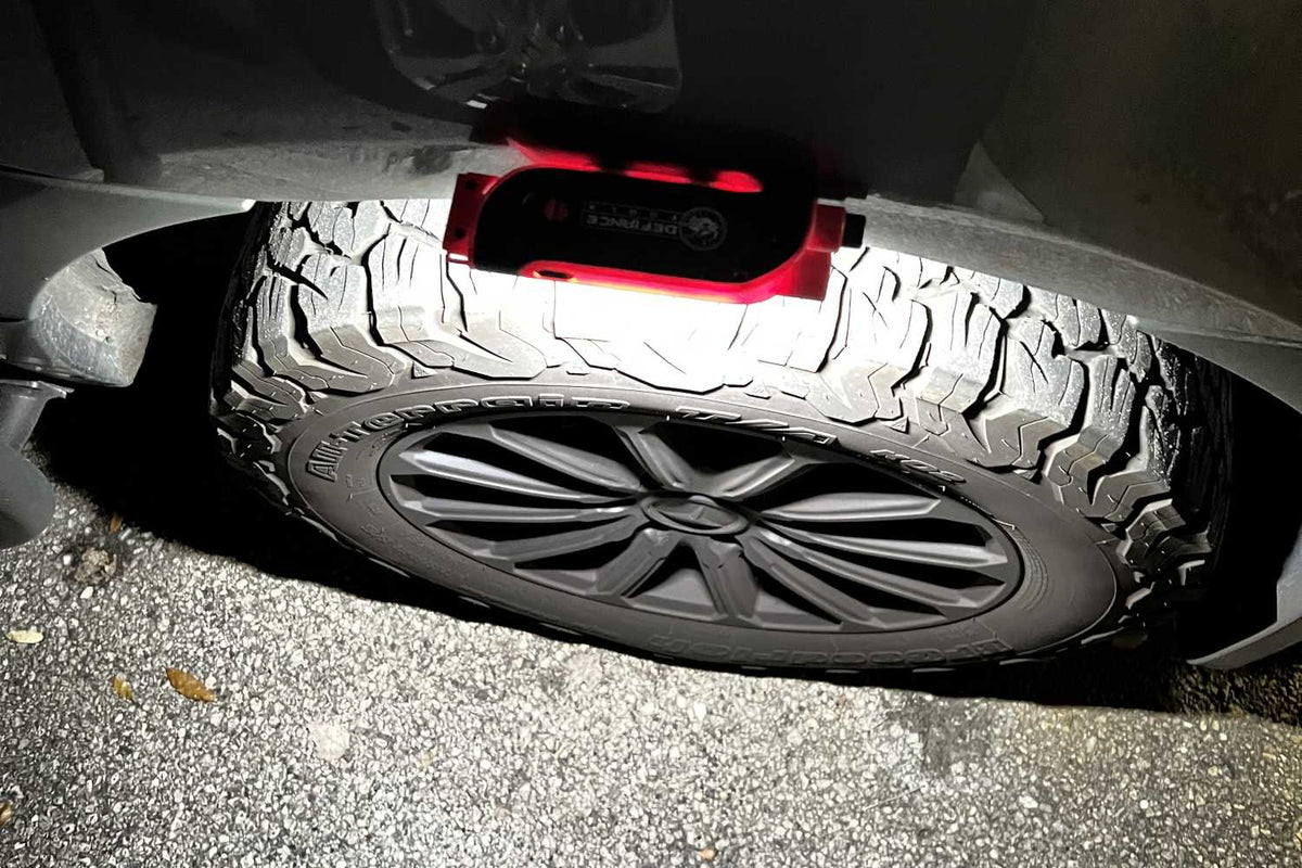 De-fiance 3 Way LED Emergency Auto Safety Tool
