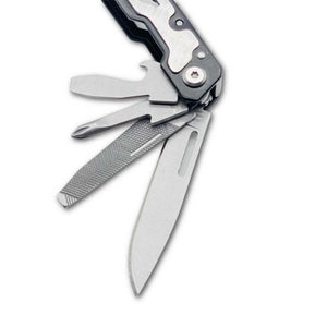 De-fiance larboard knife blade