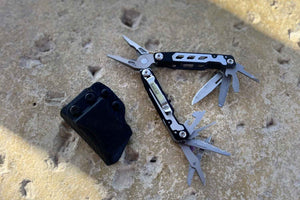 De-fiance larboard multi tool and holster