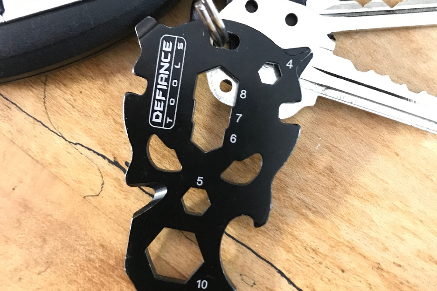 De-fiance Skull key chain tool